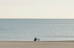 ÚLTIMA HORA | Horror en la playa de la Malvarrosa: agreden sexualmente a una joven y roban a una pareja ÚLTIMA HORA | Horror en la playa de la Malvarrosa: agreden sexualmente a una joven y roban a una pareja