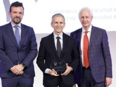 El doctor Alcaraz es distinguido con el premio Merco-OdS en urología
