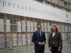 El presidente Juanma Moreno visita las instalaciones de Persán en Wróblowice