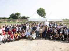 AstraZeneca y Cruz Roja restauran el entorno natural del Turia tras la DANA