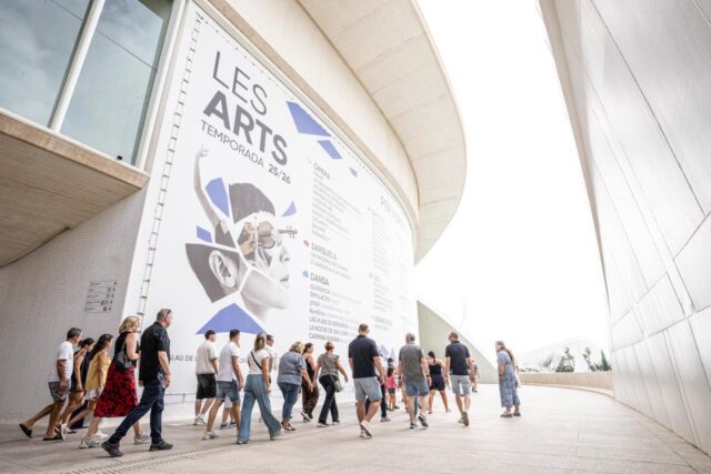 Mas_de_8.200_visitantes_disfrutan_de_la_jornada_de_puertas_abiertas_en_el_Palau_de_les_Arts.jpg