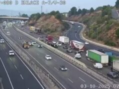 Un accidente en la A-7 colapsa el tráfico de entrada a Paterna