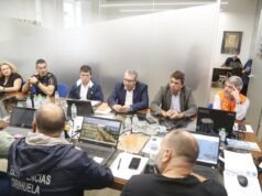 Carlos Mazón supervisa la respuesta ante la alerta roja por lluvias en Orihuela