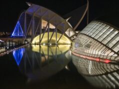 La Ciutat de les Arts i les Ciències se ilumina en homenaje a La Senyera por el 9 d’Octubre