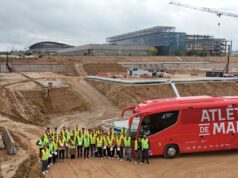 Los jugadores del Atlético de Madrid visitan las obras de la Ciudad del Deporte