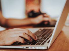 La mayoría de los españoles eligen moda online por precio y variedad