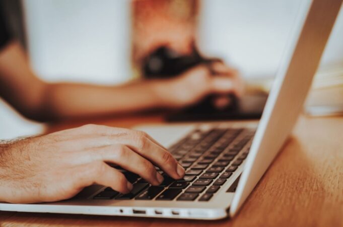 La mayoría de los españoles eligen moda online por precio y variedad