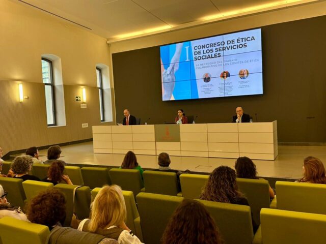 Etica_en_los_Servicios_Sociales_Un_Llamado_a_la_Reflexion_en_el_I_Congreso_Estatal_en_Valencia.jpg