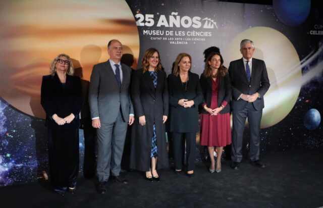 La_Ciutat_de_les_Arts_i_les_Ciencies_un_emblema_de_la_transformacion_valenciana_celebra_su_25_aniversario.jpg