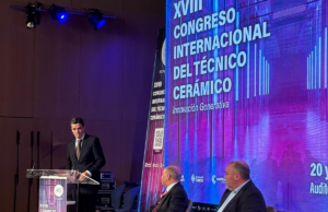 La Generalitat refuerza su apoyo al sector cerámico con una inversión de 1,9 millones de euros