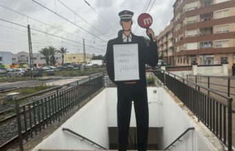 Una mujer muere arrollada por el metro entre Paterna y Les Carolines