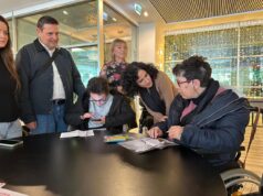 Elena Albalat promueve la inclusión de personas con discapacidad mediante estancias vacacionales del IVASS