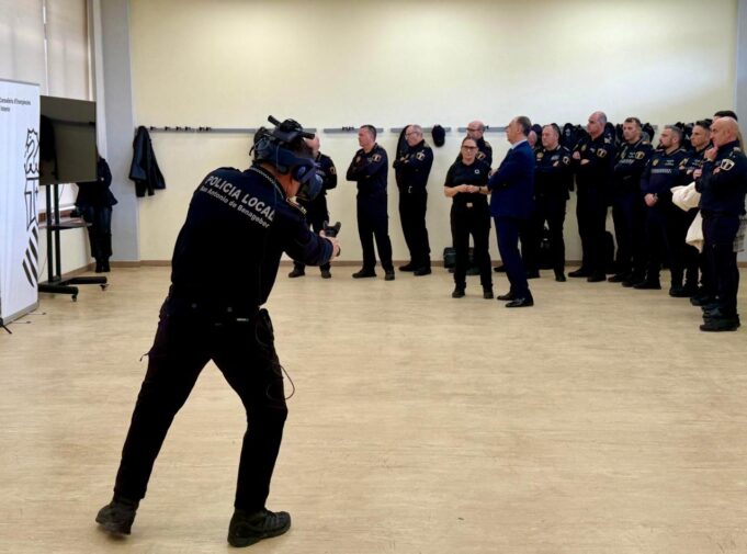 La Conselleria de Emergencias Introduce Tecnología Inmersiva para la Formación de Policías Locales en Situaciones Críticas