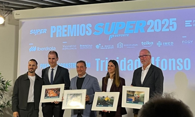 La Dirección General de Deporte recibe un premio por su labor en la reconstrucción de infraestructuras deportivas