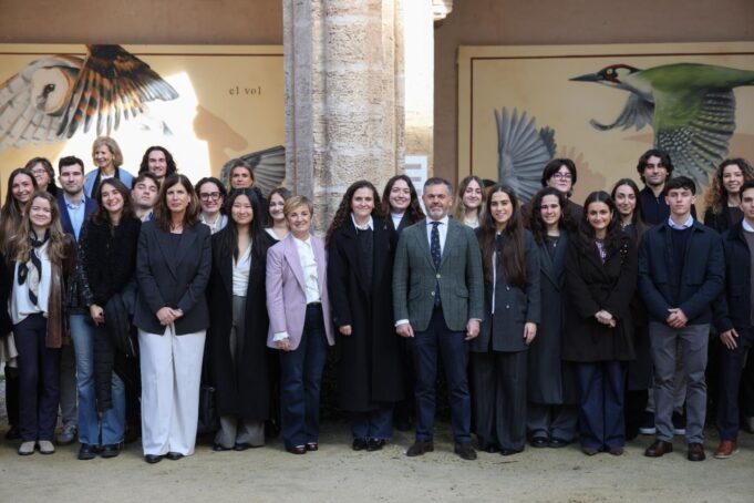 La Generalitat impulsa la formación especializada para la internacionalización de jóvenes