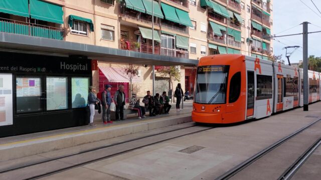 Mas_de_14_millones_de_usuarios_utilizaron_el_TRAM_dAlacant_en_noviembre.jpg