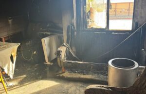 Rescatan a una anciana atrapada por el humo en un incendio en Requena