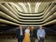 Carmen Ortí Inaugura el Ensayo de la Ópera ‘Eugenio Oneguin’ en el Palau de les Arts