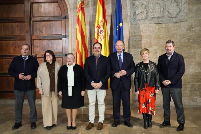 Juanfran_Perez_Llorca_dialoga_con_el_Comite_Ejecutivo_del_Consejo_Superior_de_Camaras_de_la_Comunidad_Valenciana.jpg