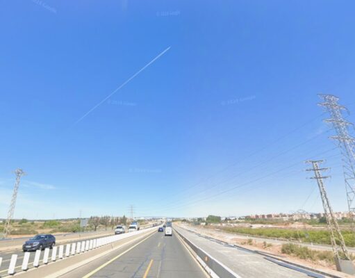 Un camión impacta contra un coche con tres mujeres mayores en Paterna