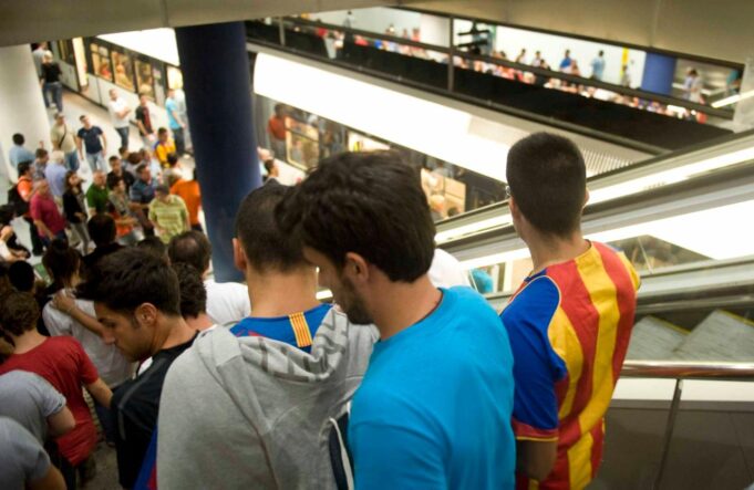 Metrovalencia Optimiza el Transporte para el Partido entre Valencia CF y Real Madrid en Mestalla