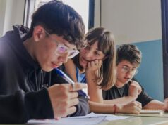 Las rentas altas destinan un 18 % más a profesores particulares