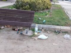 Hallan muerto a un sintecho en pleno jardín de Valencia