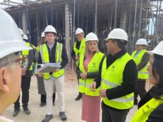 Carmen Ortí inspecciona las obras del nuevo CEIP nº 3 en La Nucía con un presupuesto cercano a los nueve millones de euros