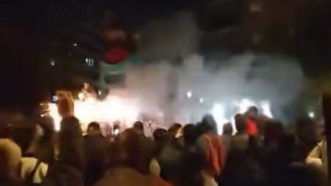 Una “rebentà” sacude la cremà de una falla en València