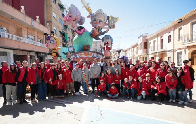 El President Pérez Llorca resalta la identidad y cohesión de las Fallas en Alcàsser y Algemesí