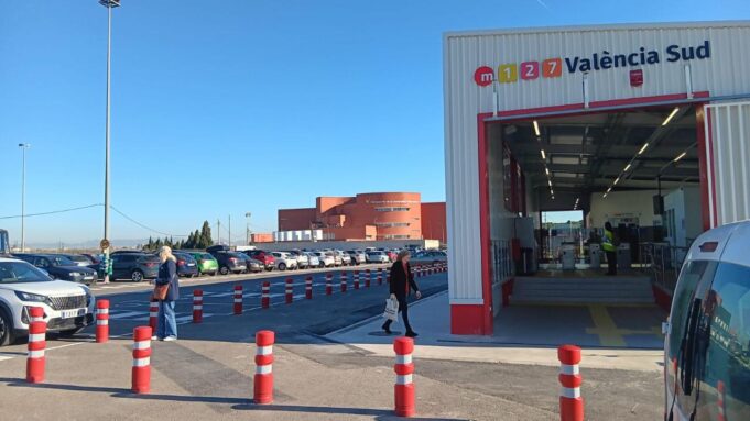 Metrovalencia habilita más de 1.500 plazas de aparcamiento gratuitas para las Fallas 2026