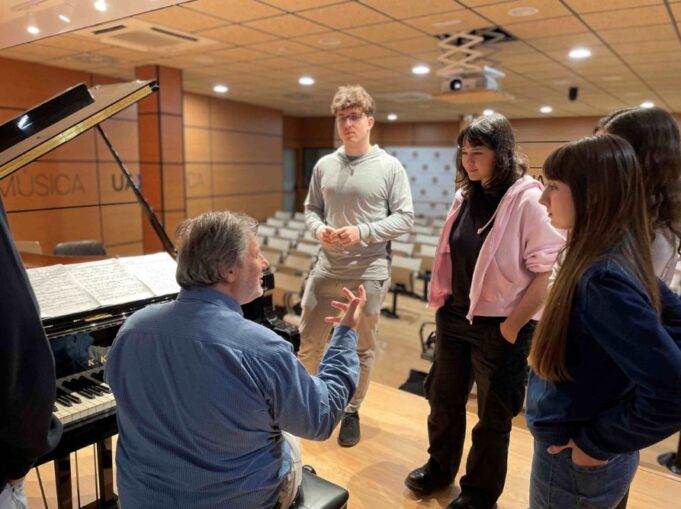 La facultad de Música y Artes Escénicas de UAX impulsa el Día Mundial del Piano con su OpenWeek