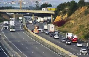 Un accidente colapsa la A-7 en Valencia y dispara las retenciones