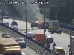 Un incendio tras un choque desata el colapso en la A-3 en cuestión de minutos