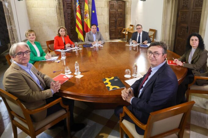 El president Pérez Llorca presenta un plan de 421 millones de euros para familias y empresas ante la crisis de la Guerra de Irán