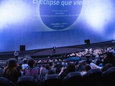Estudiantes disfrutan del estreno del documental sobre eclipses en el Hemisférico