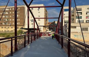 Inaugurada la nueva pasarela de Ramón y Cajal en Chiva, reparada tras las riadas de 2024