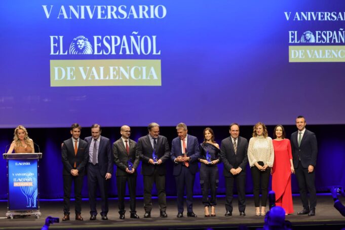 Juanfran Pérez Llorca destaca la importancia del periodismo en la gala del V aniversario de El Español de Valencia