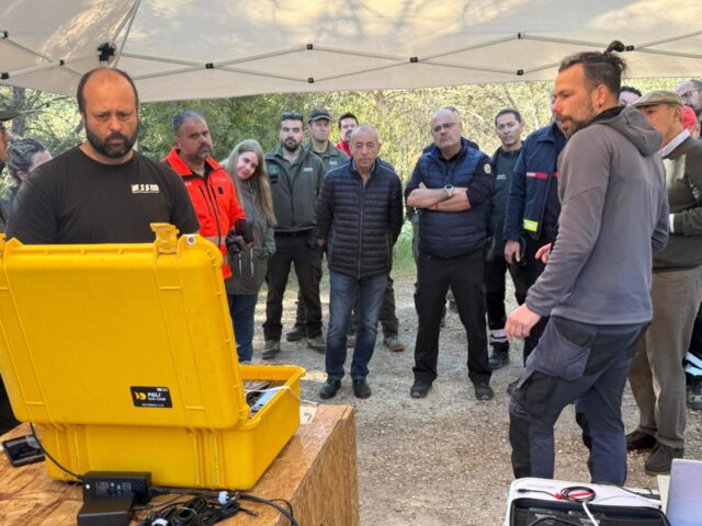 La_Generalitat_realiza_pruebas_del_sistema_5G_para_emergencias_en_Benageber.jpg