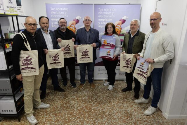 La_Generalitat_se_une_a_la_campana_RAEECCIONA_para_fomentar_el_reciclaje_de_aparatos_electricos.jpg
