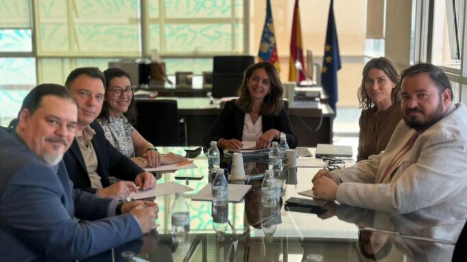 Nuria Martínez destaca la relevancia de las casas regionales de Castilla y León en la sociedad valenciana