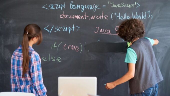 La inteligencia artificial se consolida como aliada clave del profesorado en España