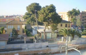 Un vecino de Paterna sube armado a casa de otro y le dispara tras mojarle al regar unas plantas