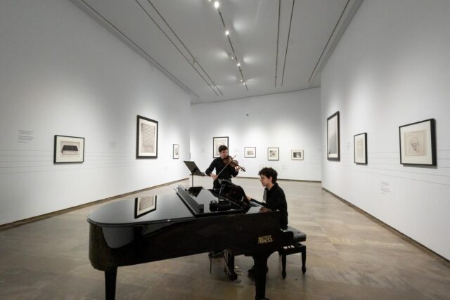 El_Centre_del_Carme_cierra_la_exposicion_de_Chema_Madoz_con_un_espectacular_concierto.jpg