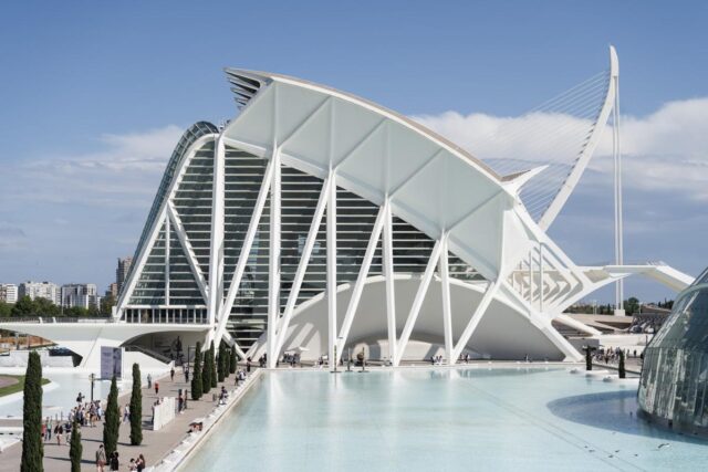 El_Museu_de_les_Ciencies_acoge_una_conferencia_sobre_nanomedicina_que_transformara_nuestra_salud.jpg