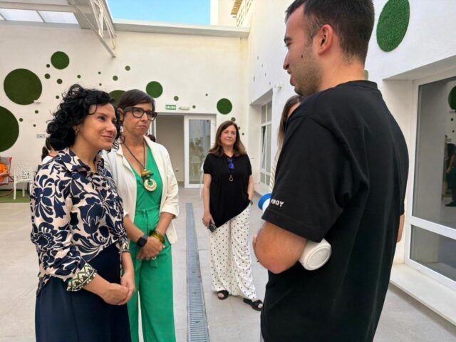 Elena_Albalat_destaca_la_importancia_de_la_atencion_especializada_para_personas_con_autismo_en_la_Comunitat_Valenciana.jpg