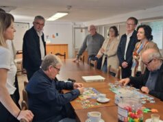 Elena Albalat impulsa el envejecimiento activo durante su visita a Alcalà de Xivert