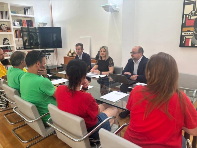 La Conselleria de Educación Convoca una Nueva Mesa de Negociación para Desbloquear la Huelga Indefinida