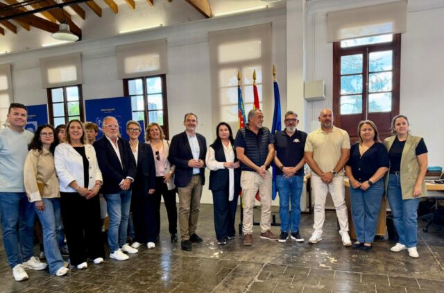 La_Generalitat_Inaugura_una_Exposicion_por_el_40_Aniversario_de_la_Adhesion_de_Espana_a_la_UE.jpg