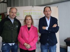 La directora general de Producción Agraria resalta la importancia del consumo local en la Feria Agrícola de Llombai